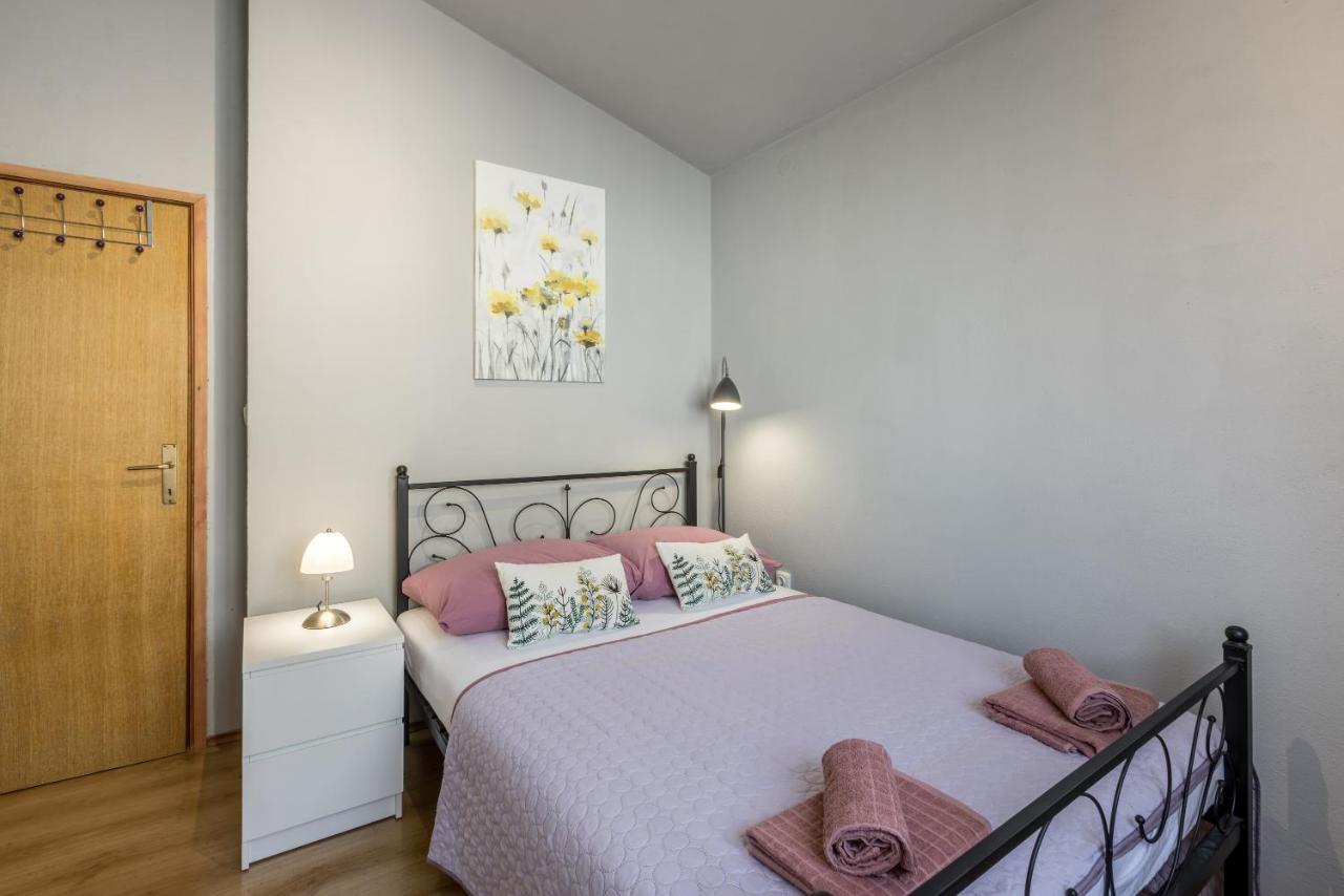 Apartment Lamaro Kaštela Eksteriør billede
