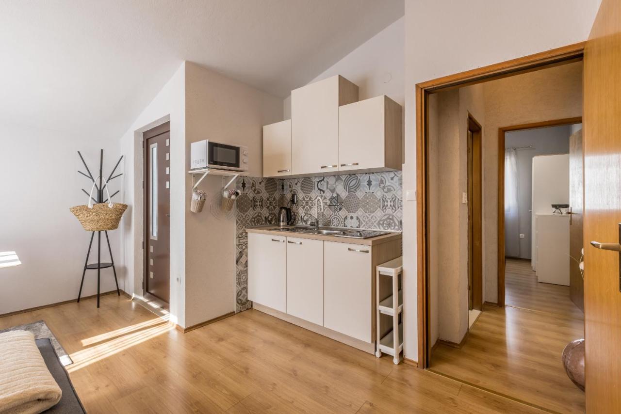 Apartment Lamaro Kaštela Eksteriør billede