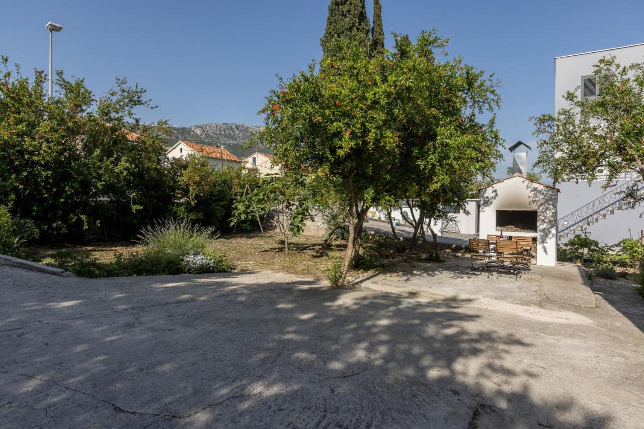 Apartment Lamaro Kaštela Eksteriør billede