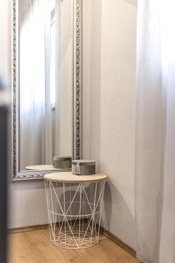 Apartment Lamaro Kaštela Eksteriør billede