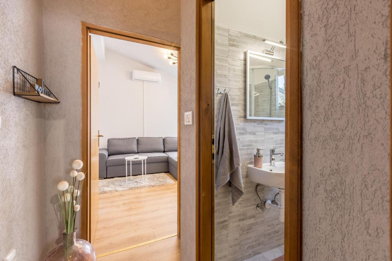Apartment Lamaro Kaštela Eksteriør billede