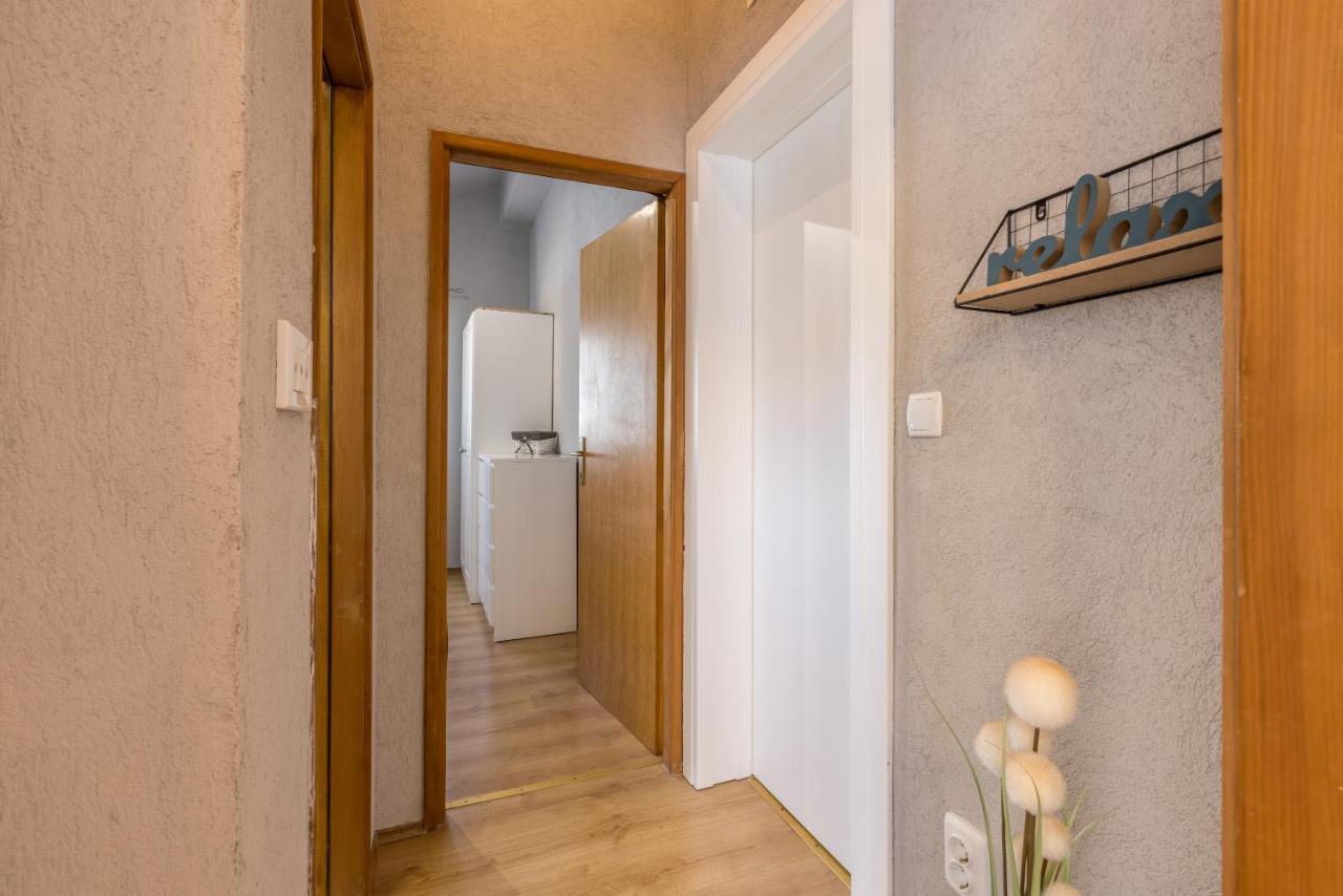 Apartment Lamaro Kaštela Eksteriør billede