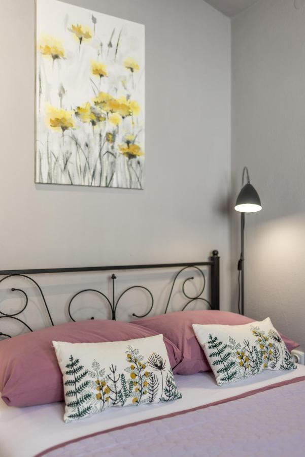 Apartment Lamaro Kaštela Eksteriør billede